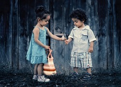 Normal_normal_kov__po__samen__delen__kinderen__spelen__buiten__lief
